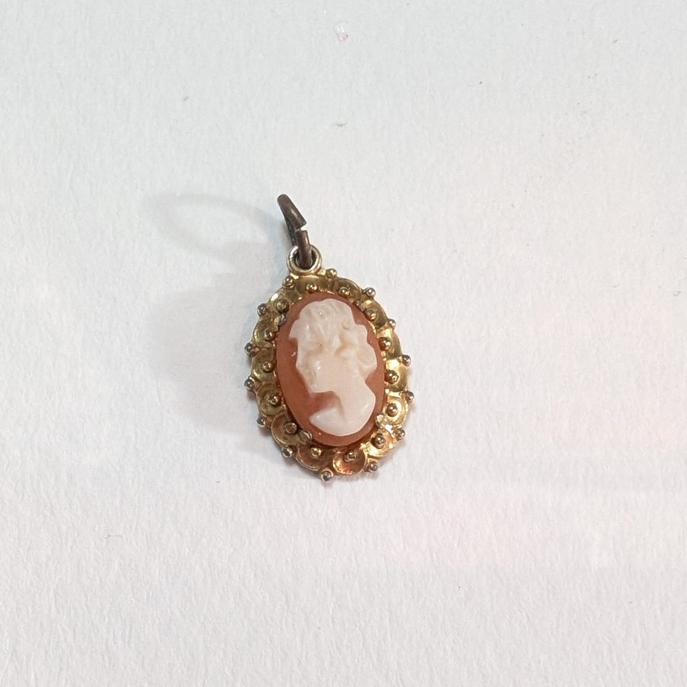 Mini Gold Tone Cameo Pendant